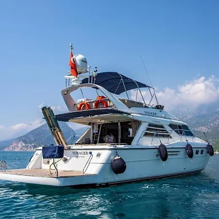 Botel Luxer